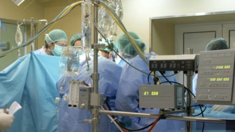 Salariul medicului, platit si de pacient. Banii vin de la cei care isi aleg doctorul sau nu au programare Imagine