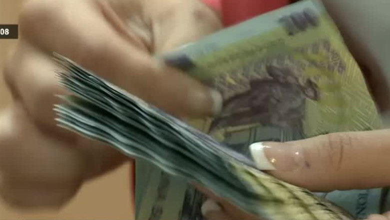 Salariul mediu net a crescut cu 100 de lei Imagine