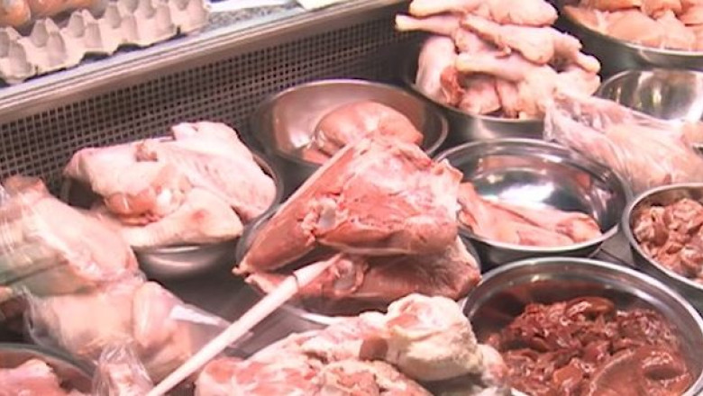 Salmonela, in carnea vanduta in magazine. Stenograme: angajatii amestecau produsele alterate cu cele proaspete Imagine