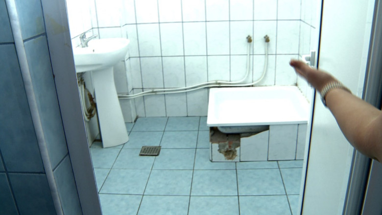 Saloane vandalizate de pacienti la Spitalul pentru Copii din Iasi  Imagine