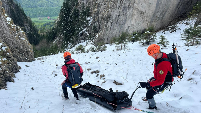 Salvamontistii care il cauta pe barbatul din Olt disparut de o saptamana au gasit pe munte cadavrul unui american Imagine