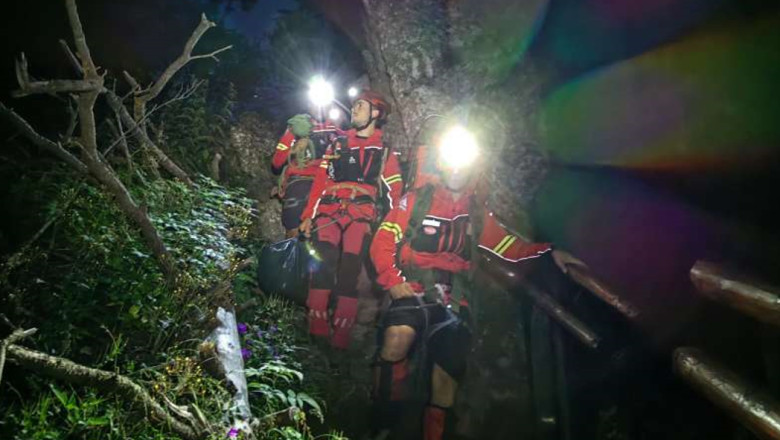 Salvamontistii cauta o familie cu doi copii care s-a ratacit noaptea in masivul Ceahlau Imagine