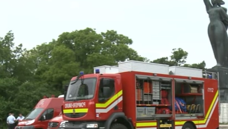 Salvatori fara bani: folosesc autospeciale si echipamente mai vechi de 20 de ani Imagine