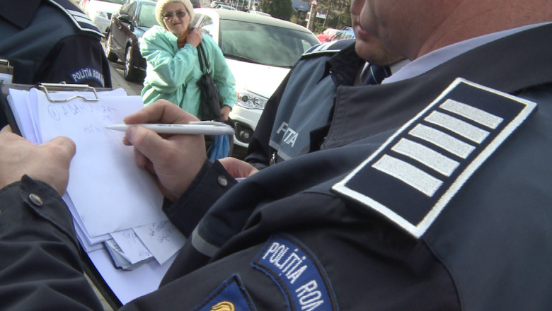 Sanctionati pentru detinere ilegala de...lumanari si candele Imagine