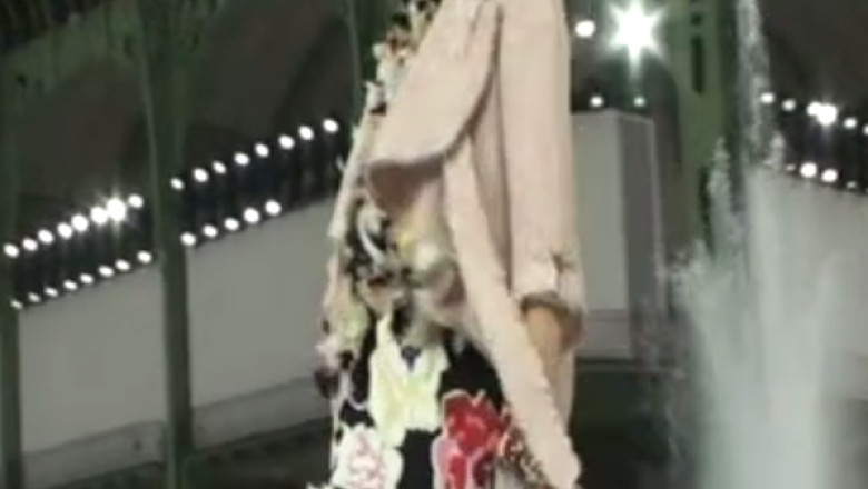 Saptamana modei la Paris. Sunt prezentate colectiile pentru sezonul primavara-vara 2014 Imagine