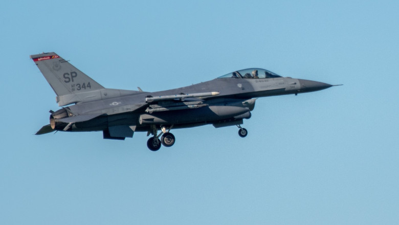 Sapte avioane americane, mobilizate pentru identificarea si interceptarea a patru avioane militare rusesti in largul Alaskai Imagine