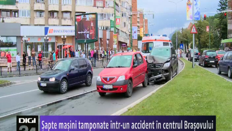 Sapte masini tamponate intr-un accident in centrul Brasovului  Imagine