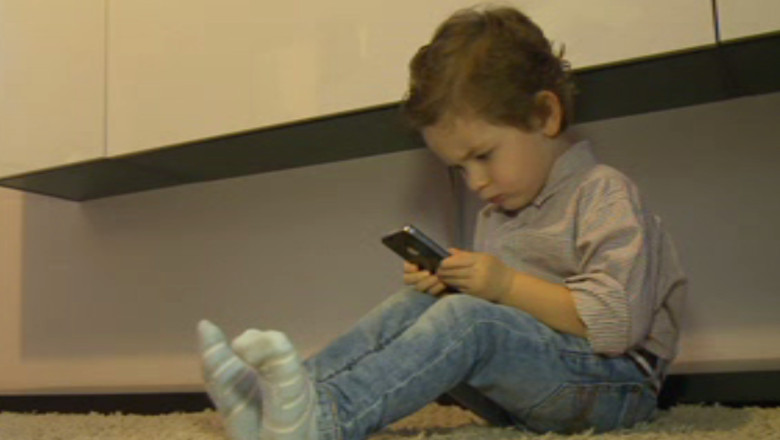 Sapte telefoane mobile furate in 24 de ore Imagine