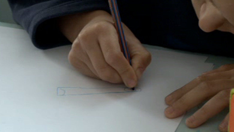 Saracia le fura dreptul la educatie. UNICEF: 30% dintre copiii din Moldova renunta la scoala Imagine