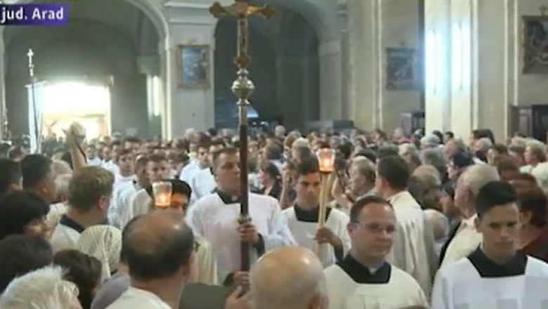 Sarbatoare la Manastirea Maria Radna. Numarul pelerinilor a fost insa la jumatate fata de anul trecut Imagine