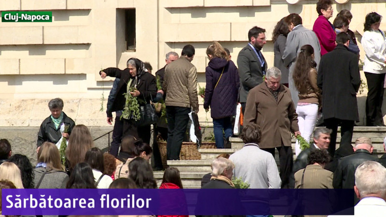 Sarbatoarea florilor. Mii de clujeni au venit cu flori si crengute de salcie, la Catedrala Mitropolitana Imagine