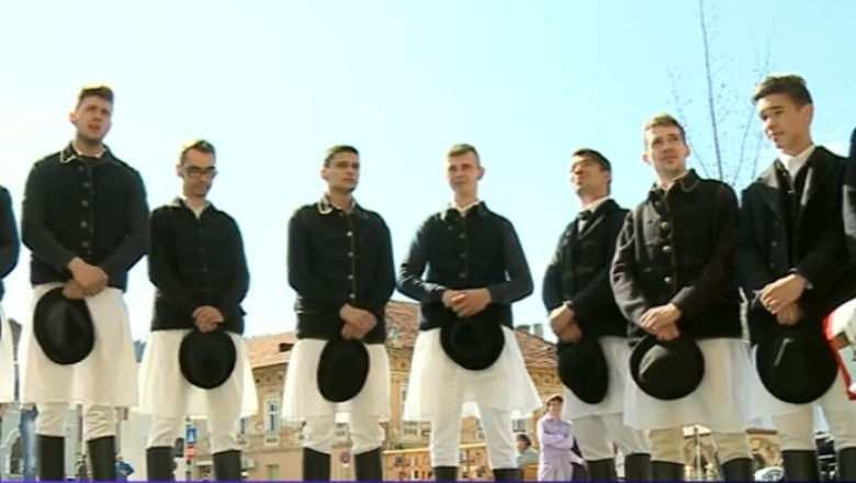 Sarbatoarea Junilor. Tinerii brasoveni vestesc Invierea Mantuitorului Imagine