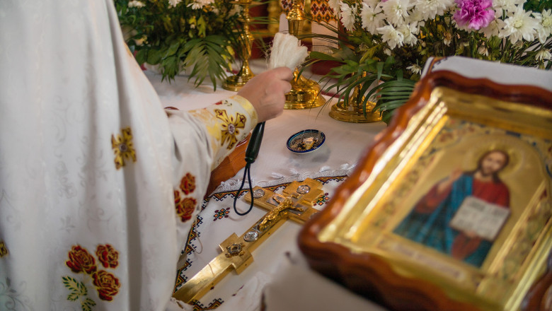 Sarbatori cu cruce rosie in calendarul ortodox in luna martie 2025. Praznic important pentru romani la inceputul lunii Imagine