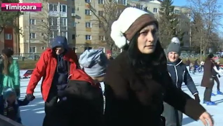 Sarbatori pe... gheata. Zeci de timisoreni au iesit la patinoar in a doua zi de Craciun Imagine