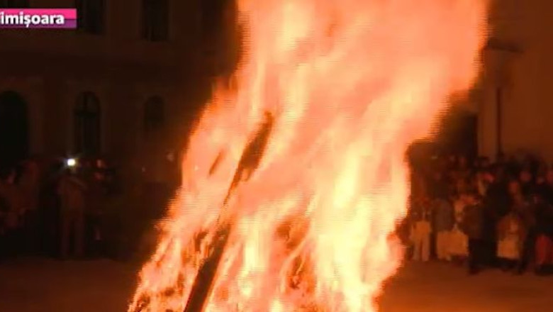 Sarbatorile de iarna continua. Sarbii din Timisoara ard badnjak-ul in ajunul Craciunului de rit vechi  Imagine