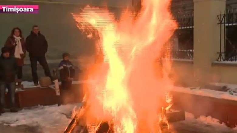 Sarbii au aprins badnjak-ul, in Ajunul Craciunului Imagine