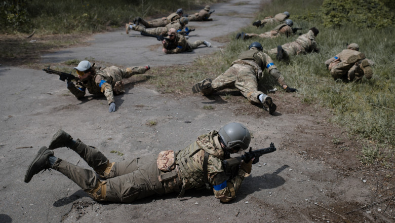 Sase militari ucraineni ucisi intr-un atac cu racheta asupra unui poligon din regiunea Sumi. Rusia sustine ca a omorat 70 de persoane Imagine