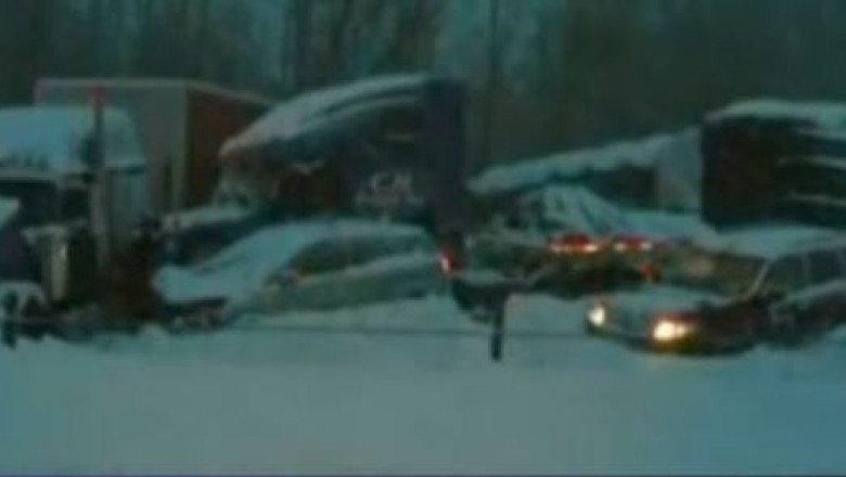 Sase oameni au fost raniti intr-un carambol cu 40 de masini in SUA Imagine