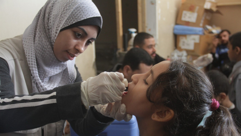 Sase raniti, intre care patru copii, intr-un atac asupra unui centru de vaccinare din Gaza (OMS) Imagine