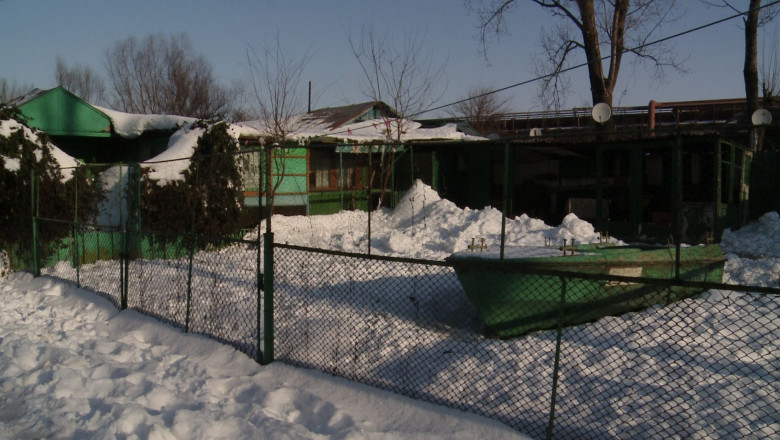 Satele fara nume de la marginea orasului Imagine