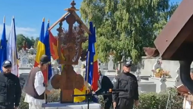 Scandal din cauza unui monument al fostei Securitati dezvelit la Cimitirul Eroilor din Pitesti Imagine