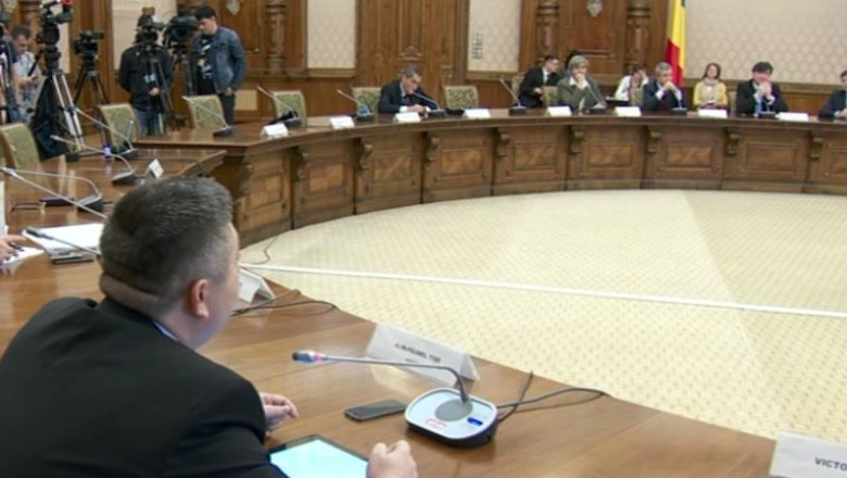 Scandal in Comisia de revizuire a Constitutiei. Crin Antonescu s-a certat cu democrat-liberalul Alin Tise Imagine