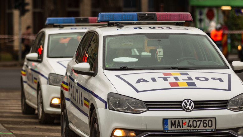 Scandal in Sectorul 1, din cauza unei parcari neregulamentare. O femeie a batut doi politisti: „Le-a smuls hainele, i-a imbrancit” Imagine
