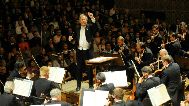 Scandal la Festivalul Berlioz: Celebrul dirijor John Eliot Gardiner a fost inlocuit dupa ce ar fi lovit un cantaret Imagine