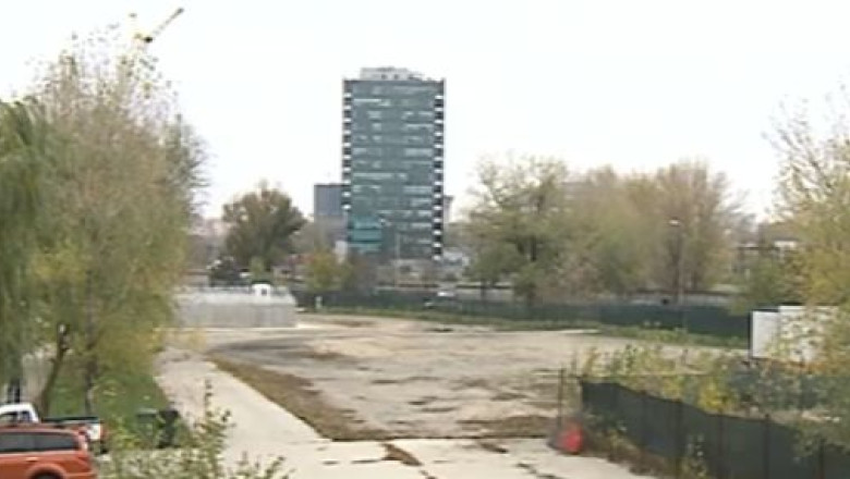 Scandal la piciorul podului Ciurel. Locuitorii din zona spun ca lucrarile la pasaj ar fi ilegale Imagine