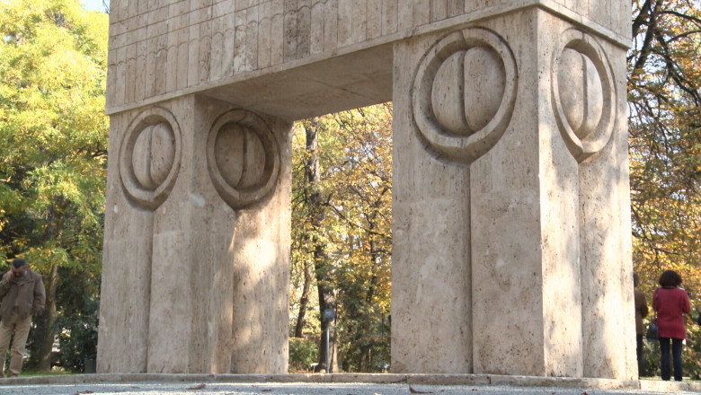 Scandal la receptia lucrarilor de reabilitare a Portii Sarutului din Targu-Jiu Imagine