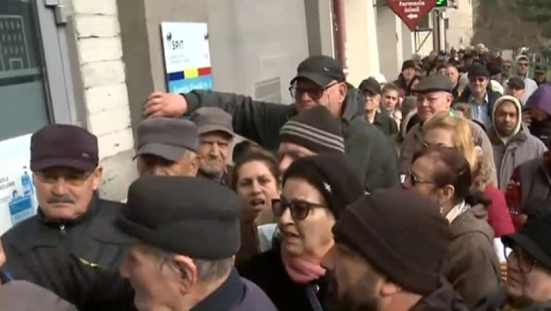 Scandal pentru depunerea unei declaratii, in Constanta. Motivul pentru care mii de oameni stau cu orele la coada: „E bataie de joc” Imagine