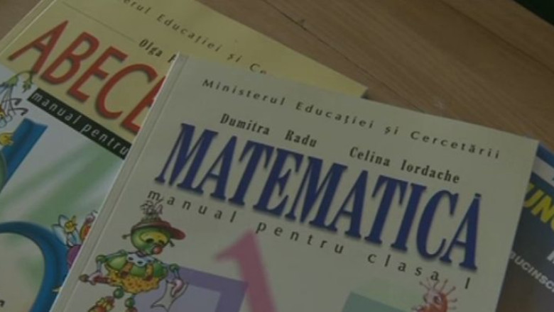 SCANDAL. Un editor de manuale a reclamat Ministerul Educatiei la DNA Imagine