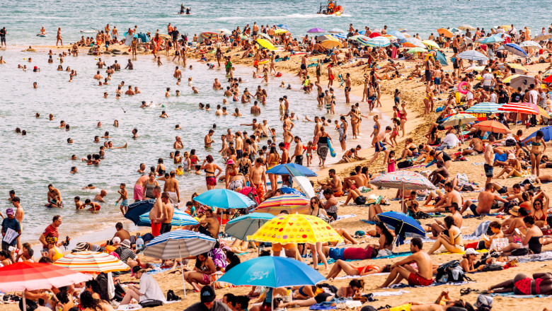 Scenariu sumbru pentru turismul romanesc: TVA-ul ar putea fi marit la 21%, din 2026. Reactia hotelierilor: „Ar fi o lovitura dramatica” Imagine