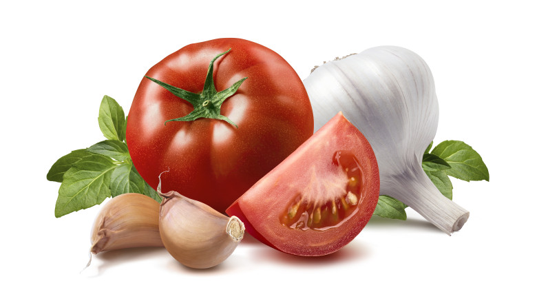 Schema de ajutor pentru compensarea partiala a pierderilor producatorilor de rosii si usturoi, adoptata de Parlament Imagine