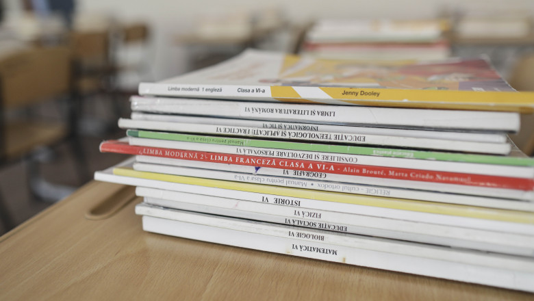 Scoala a inceput de cateva zile, dar sunt elevi care nu au manuale. Ministerul Educatiei spune ca le vor primi pana la finalul lunii Imagine