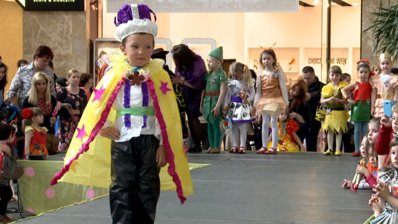 Scoala Altfel distractiva: 250 de prescolari din Iasi si-au facut costume de basme cu materiale reciclabile Imagine