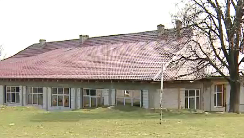 Scoala construita fara usi, in judetul Iasi. Cladirea a costat pana acum 650.000 de lei Imagine