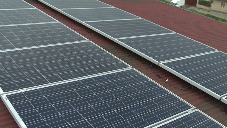 Scoala cu panouri fotovoltaice. Scoala Grigore Moisil din Navodari isi va produce singura energia electrica Imagine