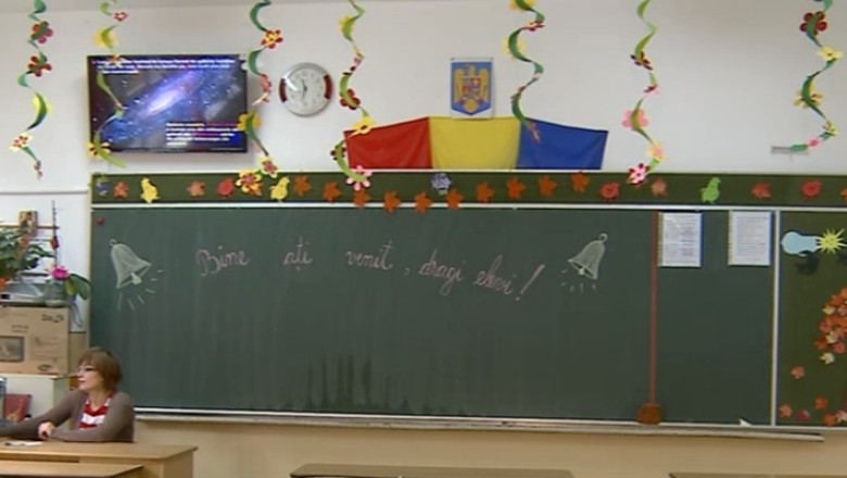 Scoala cu plasme si videoproiectoare Imagine