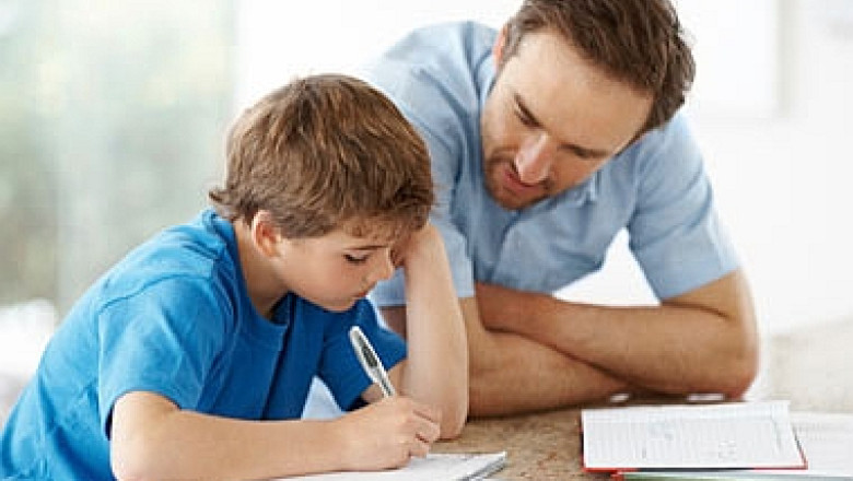 Scoala de acasa. Peste 200 de familii din Romania au ales sa isi educe copiii la domiciliu Imagine