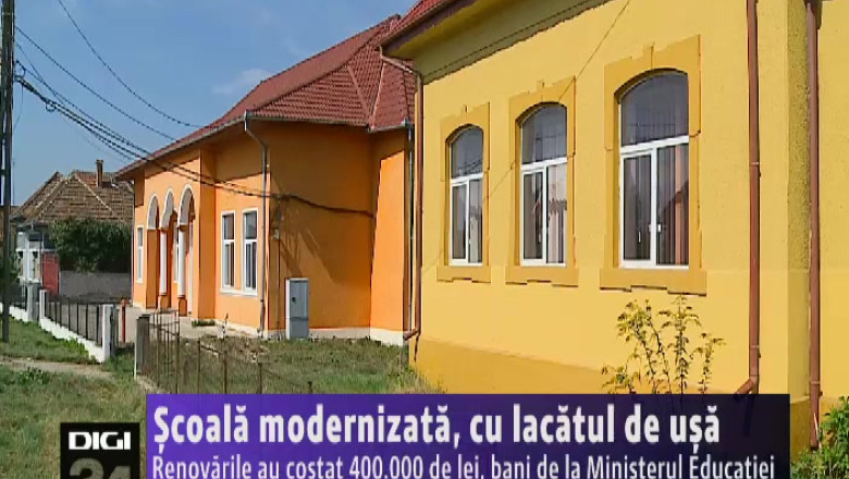 Scoala modernizata, cu lacatul de usa Imagine