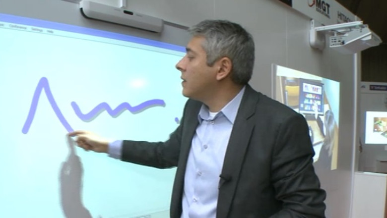 Scoala viitorului: Table interactive si harti inteligente Imagine