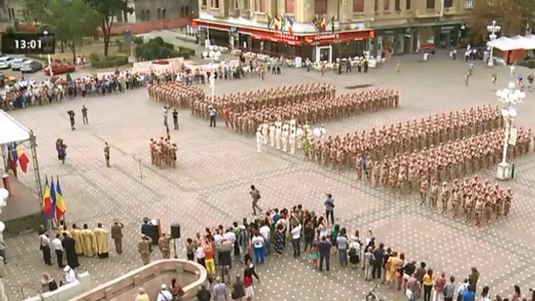 Scorpionii Galbeni, ceremonie de bun sosit la Timisoara. Au fost intampinati de ministrul Apararii, Mircea Dusa Imagine