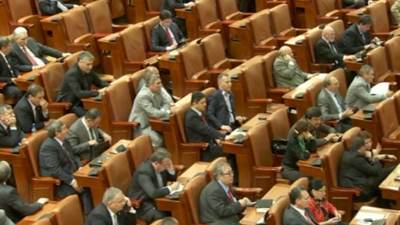 Scosi din criza de Guvern. Bani in plus pentru deputati, care tocmai si-au si-au cumparat masini noi Imagine