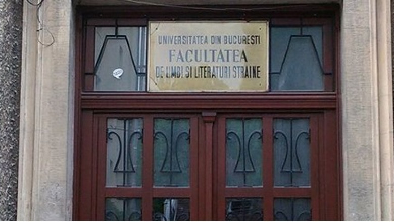 Scrisoare deschisa: "In ce stat al UE se mai tin cursuri unde studentii sunt obligati sa poarte manusi si trei paltoane?" Imagine