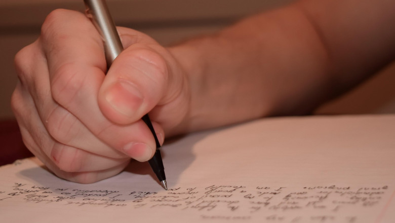 Scrisoarea emotionanta a unui elev catre profesoara de istorie. „Orele dumneavoastra ma fascineaza” Imagine