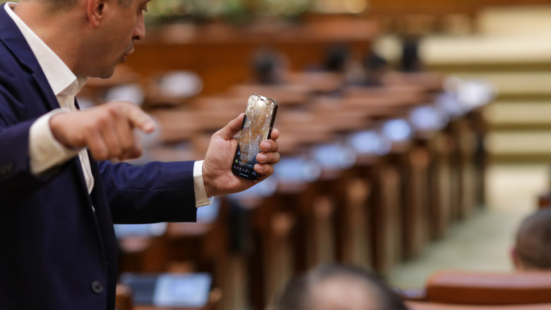 Scurgeri de date ale membrilor si simpatizantilor AUR. Partidul anunta ca suspenda aplicatia din cauza unei brese de securitate Imagine