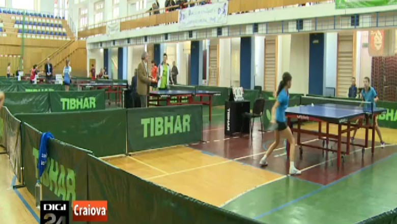 Se cauta viitori campioni la tenis de masa Imagine