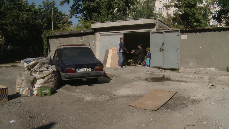 Se demoleaza garajele din Micro 17 Imagine