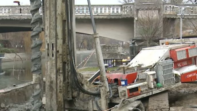 Se lucreaza la statiile de vaporetto de pe Bega Imagine